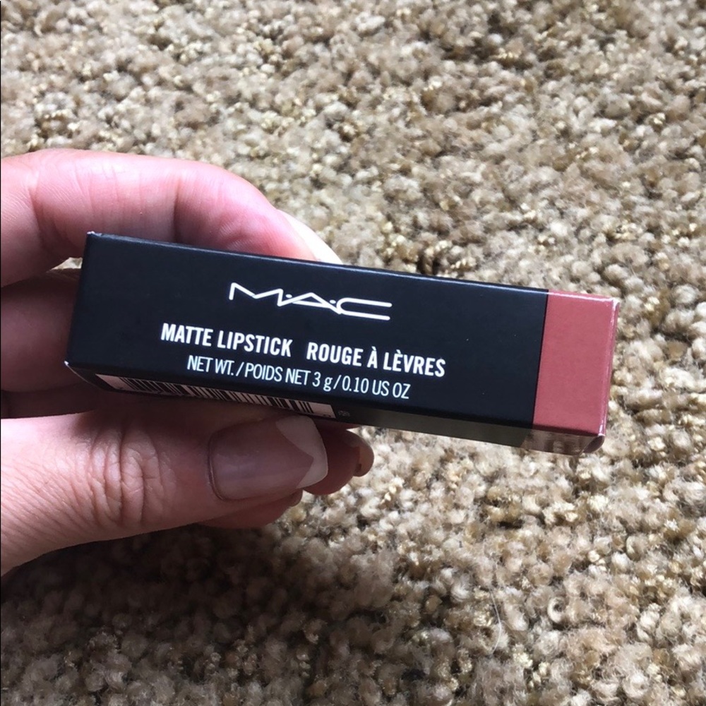 NWB Velvet Teddy Lipstick - Picture 2 of 4